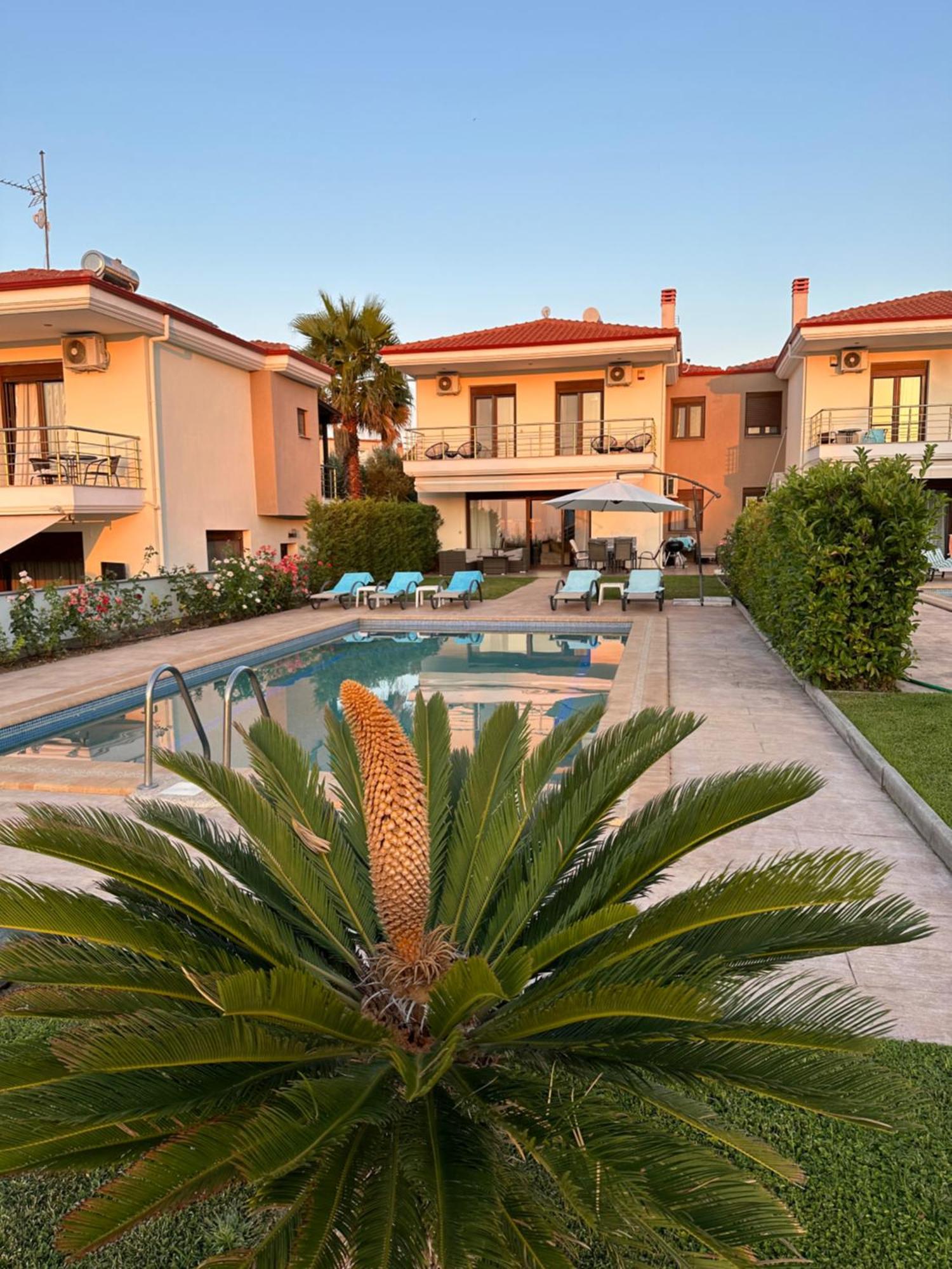 Sunset Villa *